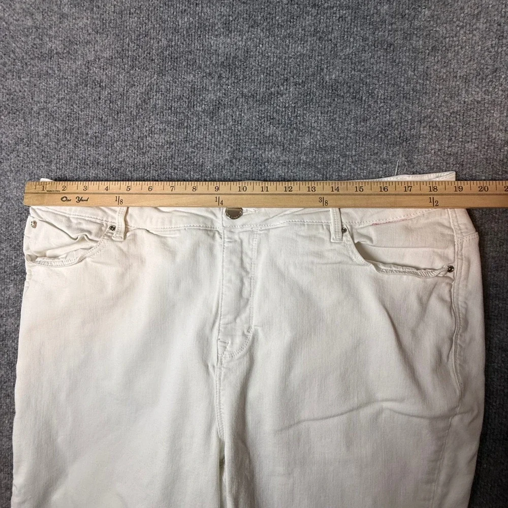Curve Appeal Womens White Bermuda Shorts Plus Size 20W Stretch Twill Cuffed Hem